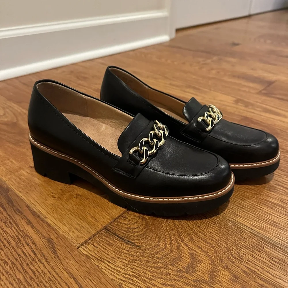 Naturalizer Black Chunky Heel Loafers with GOLD chain - Picture 5 of 6
